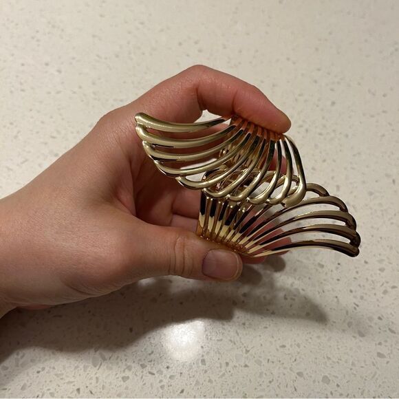 Simple Wing Style Bracelet For Summer - Picture 7 of 15